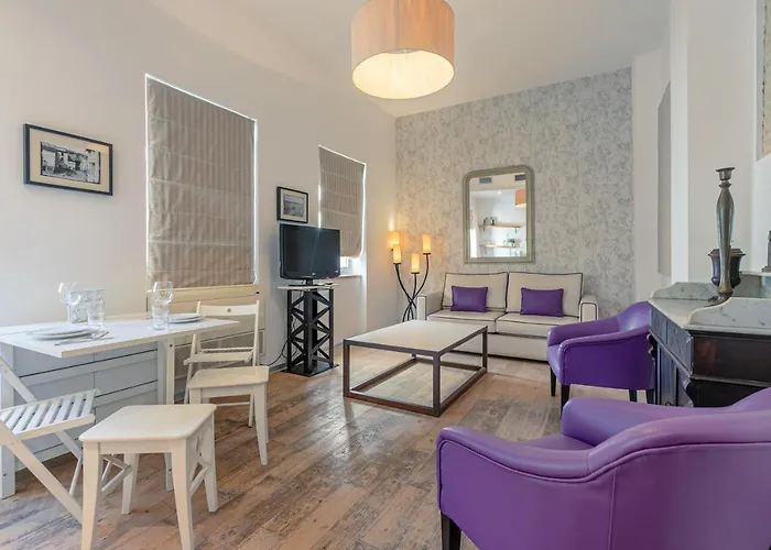 One&lux Alameda De Hercules Apartment