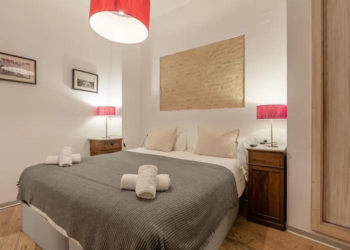 One&lux Alameda De Hercules Apartment